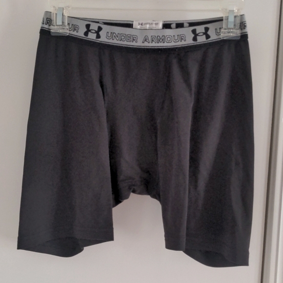 Under Armour compression shorts - Picture 1 of 4